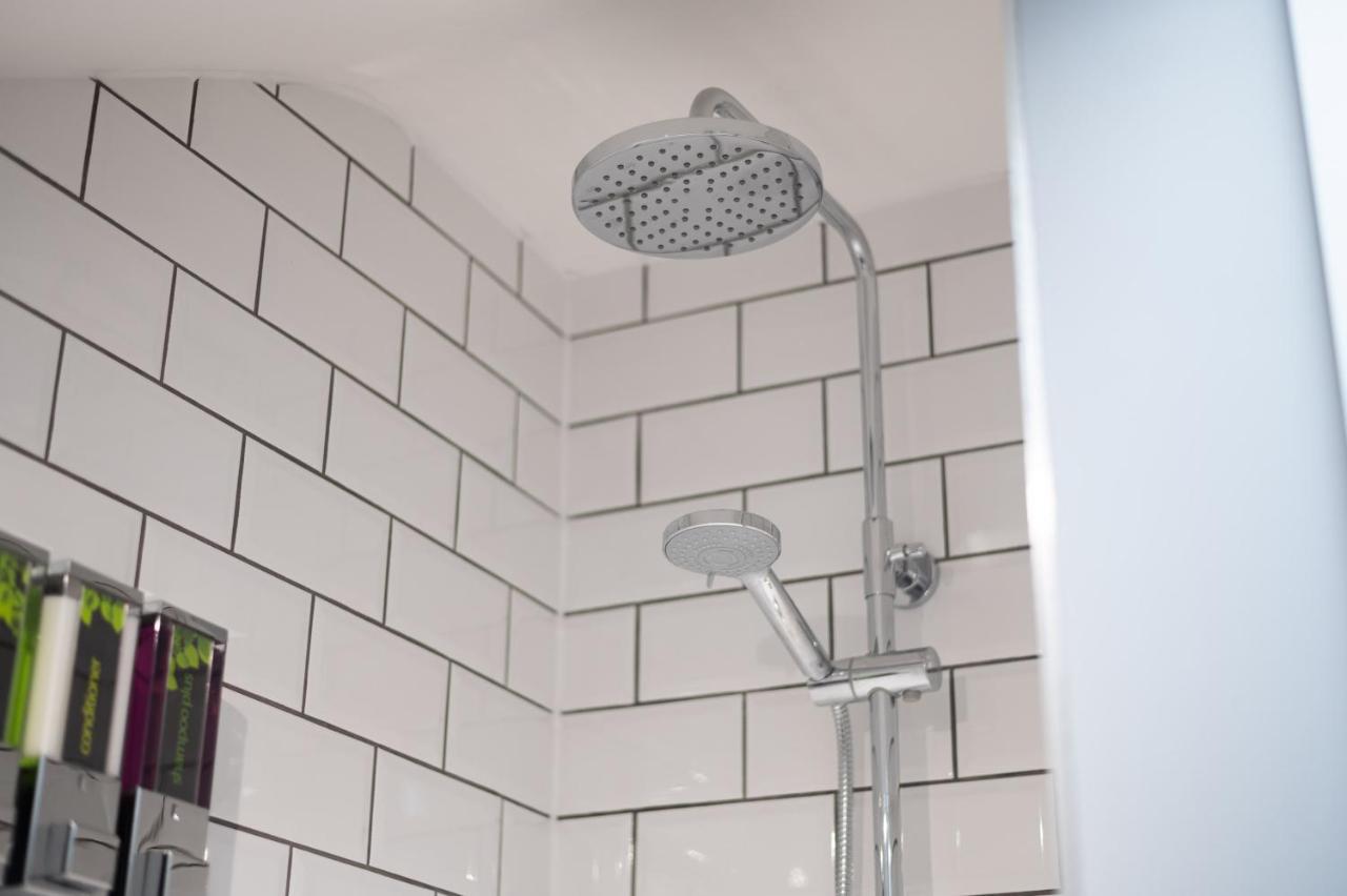 3Rm Flat, Smart Tv'S, Close To All Amenities Лланелли Экстерьер фото