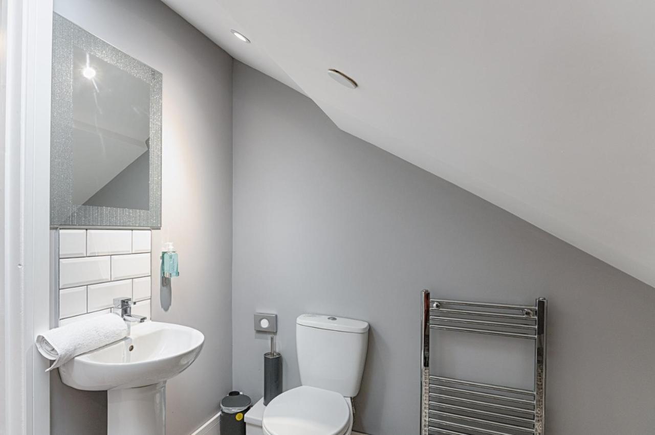 3Rm Flat, Smart Tv'S, Close To All Amenities Лланелли Экстерьер фото